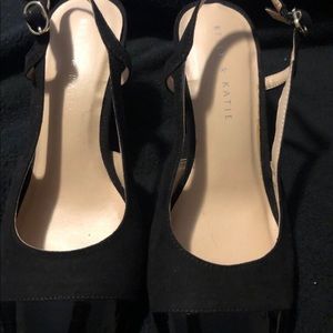 Kelly & Katie Low Black Pump Size 8